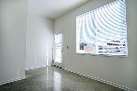4th image of 1408 Bainbridge St #C