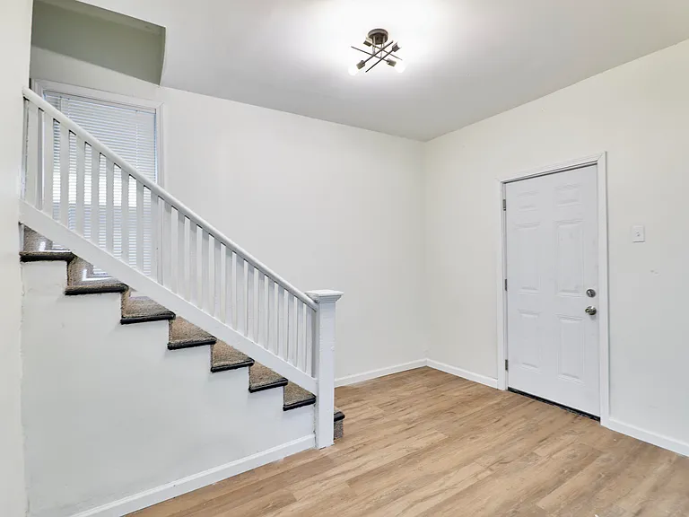 6625 Bartmer Ave — Photo 10