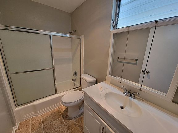 5th image of 409 N Los Robles Ave #112-4