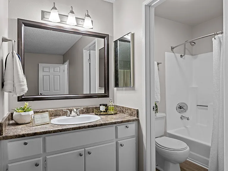 Red Oak Villas Apartments — Photo 8