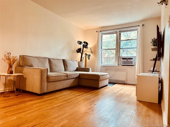 3333 82nd Street #5D, Jackson Heights, NY 11372