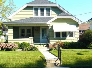 46 W Vanaltena Ave, Cedar Grove, WI 53013