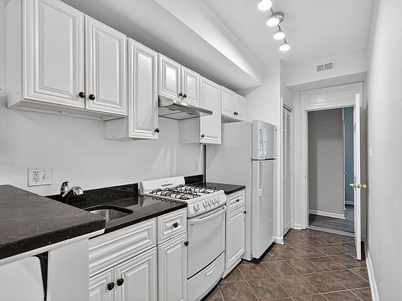5th image of 1254 Simms Pl NE Unit 2