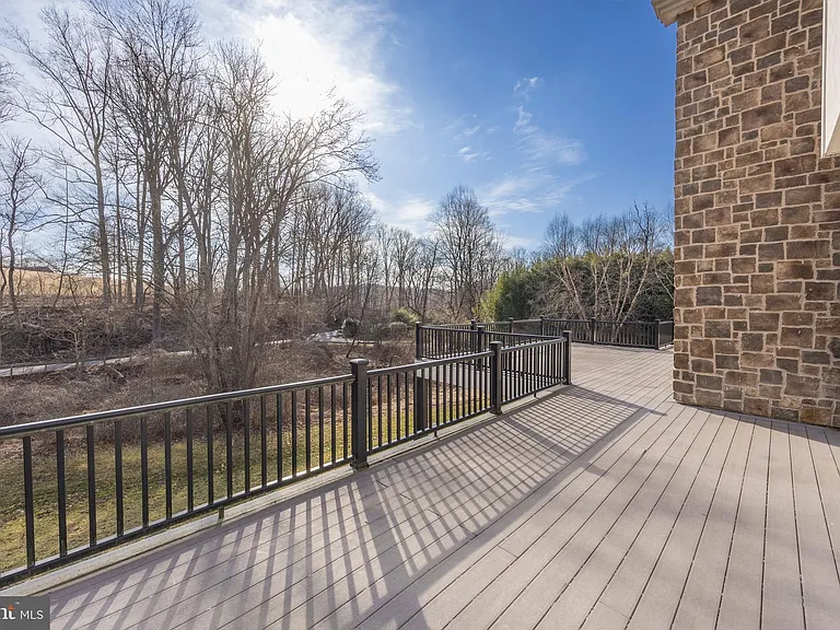 115 Bullock Rd — Photo 41