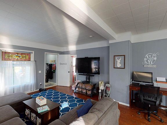 4th image of 312 Kilbourn Ave