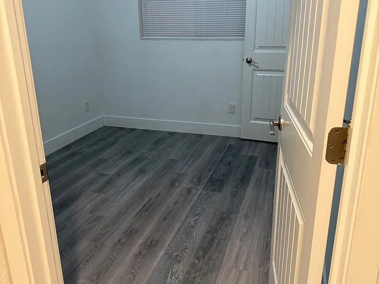 3307 S Phelps St — Photo 27