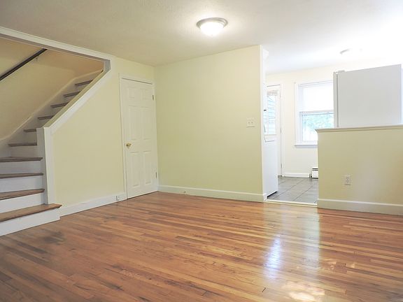4th image of 20 Prospect St #C