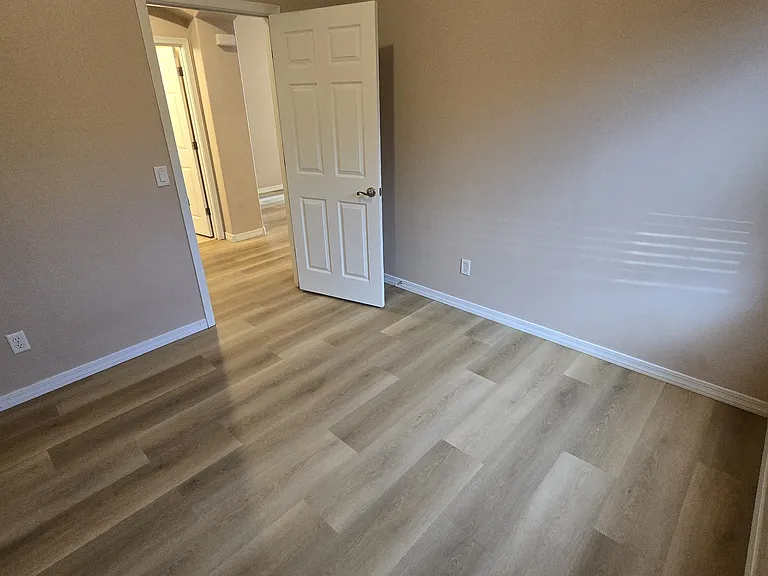 1051 S Maverick St — Photo 15