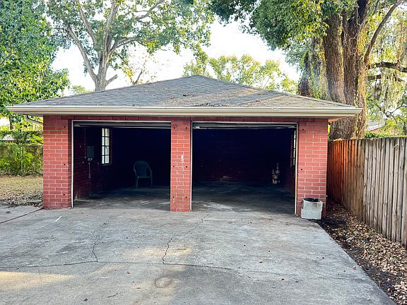 4th image of 913 E 24th Ave