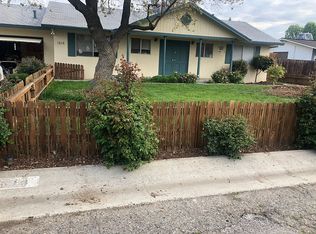 1616 W Oriole Dr, Visalia, CA 93291
