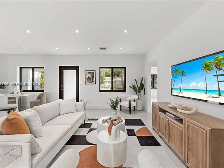 8246 NE 2nd Ct — Photo 7