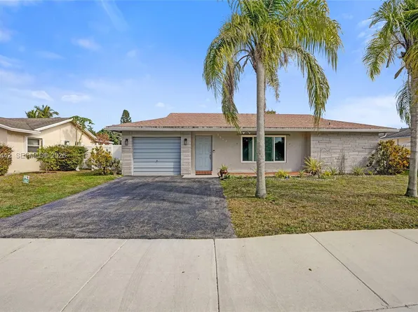 9607 NW 81st St, Tamarac, FL 33321