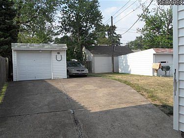 2nd image of 7423 Taunton Ave