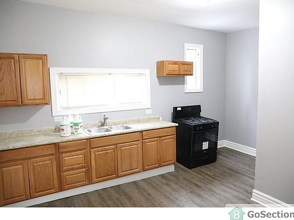 3rd image of 2716 E 75th St #1
