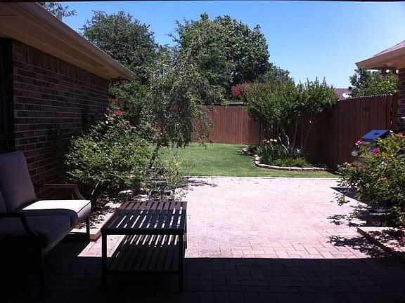 2nd image of 2043 Robin Hill Ln