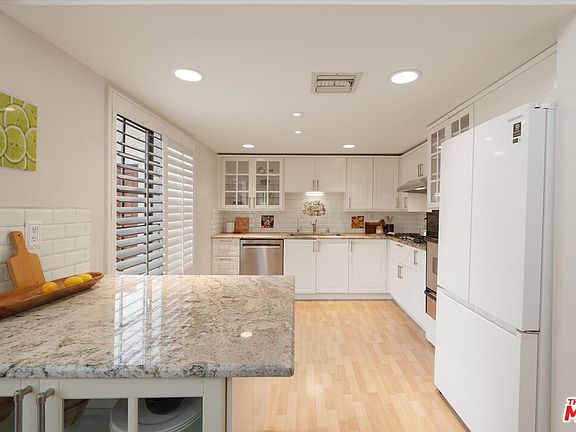 4th image of 12321 Ocean Park Blvd APT 15
