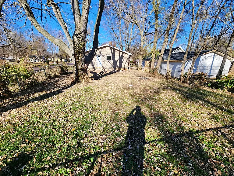 2854 W Walnut St — Photo 27