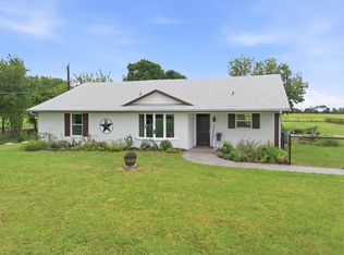 698 Hackberry Rd, Van Alstyne, TX 75495
