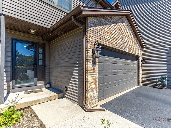 3rd image of 24 Garden Crescent Ct
