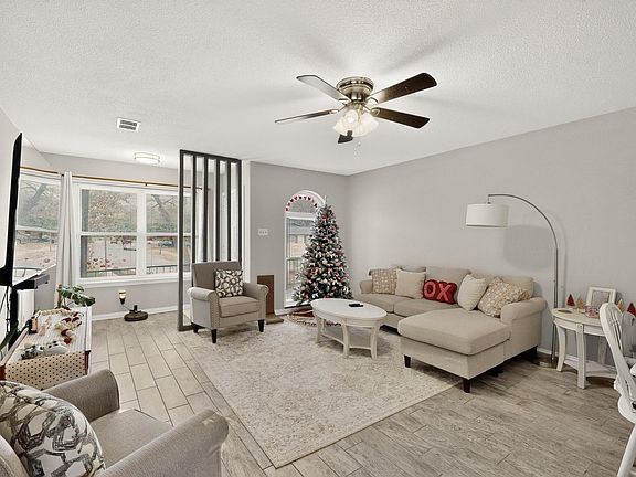 3rd image of 153 Sheri Ln