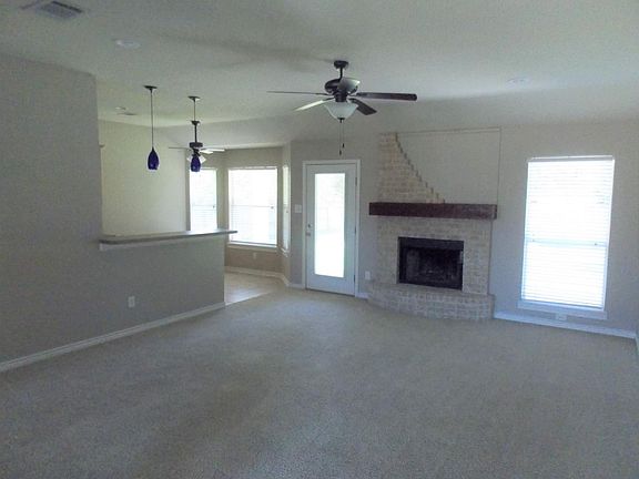 Living Room / Eating Area