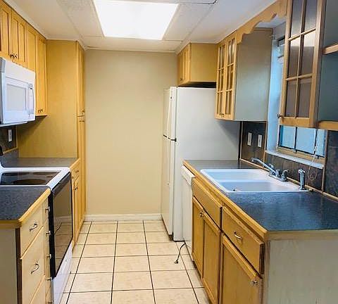 2nd image of 3366 Cedar Springs Pl