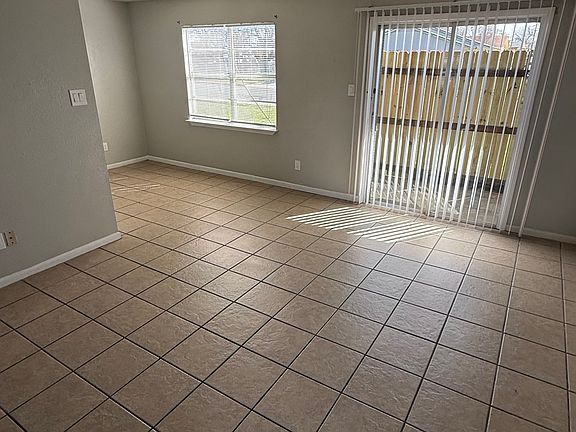 2nd image of 2205 Jennifer Dr APT 5