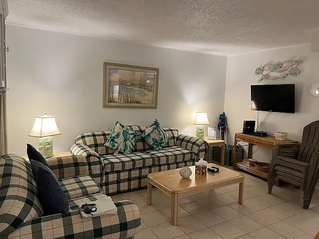 507 Robin Dr #105 — Photo 9