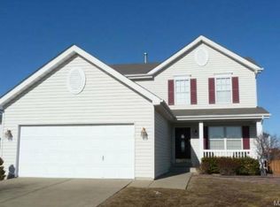 586 Midland Dr, O'Fallon, MO 63366