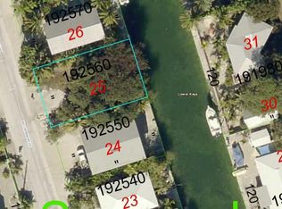 805 Caribbean Dr E, Summerland Key, FL 33042