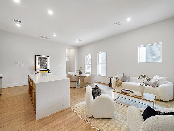 5th image of 861 Rachel St #C