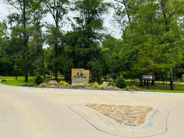 102 Shagbark Trl, Maumelle, AR 72113