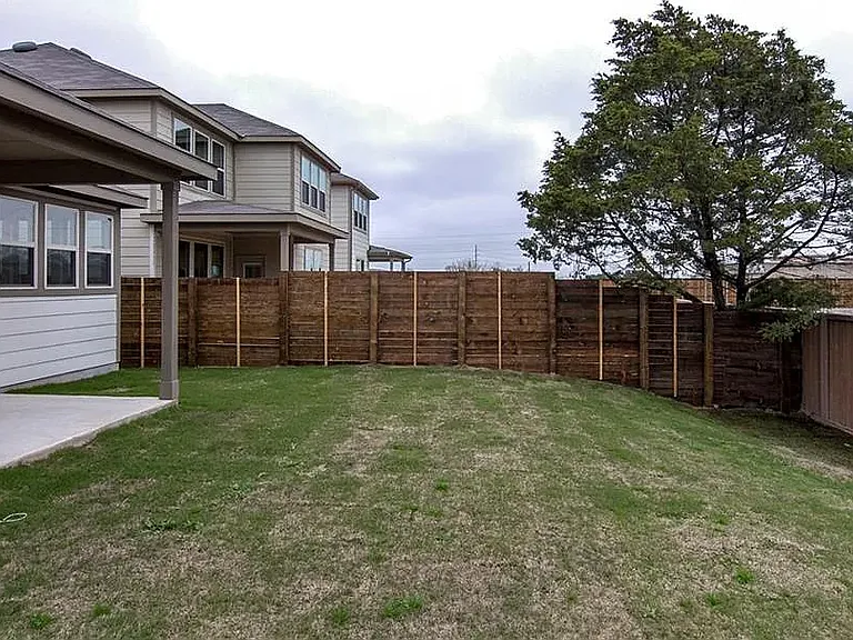 9205 Gynerium Dr — Photo 22