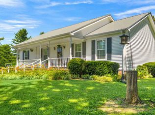 70 Oakwood Dr, Scottsville, KY 42164