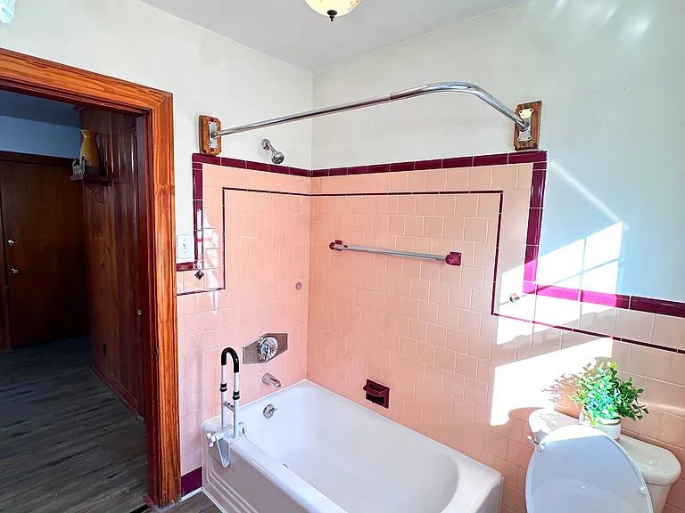 1059 Diamond Hill Rd #1 — Photo 22