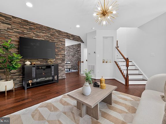 4th image of 3707 Commodore Joshua Barney Dr NE