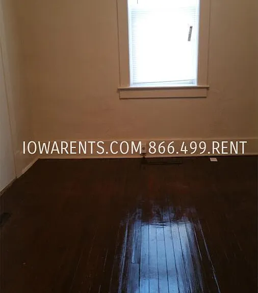 702 N 6th St — Photo 8