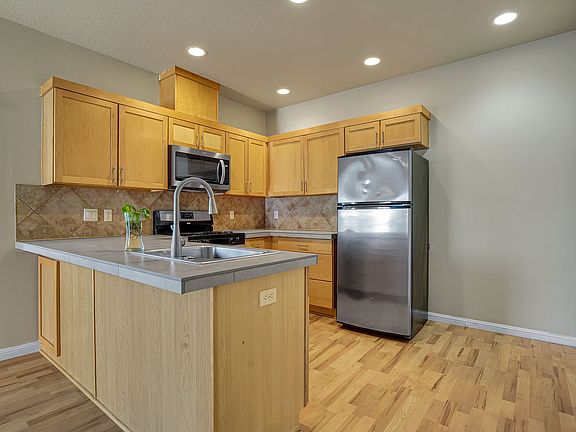 4th image of 10038 SE Division St #144-36201