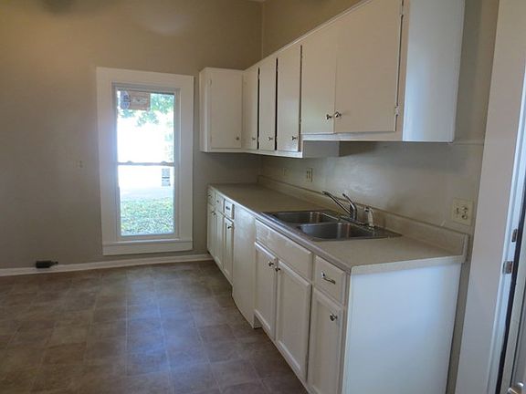2nd image of 501 Columbia Ave