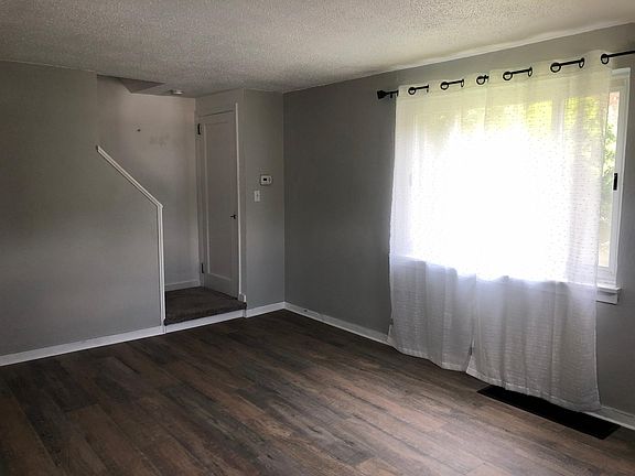 3rd image of 205 Macfarlane Dr