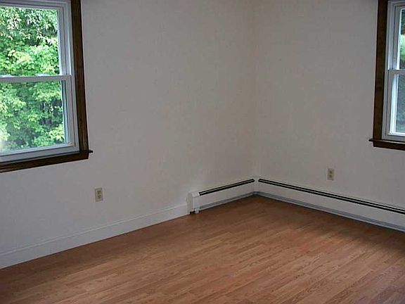 5th image of 300 Buxton St