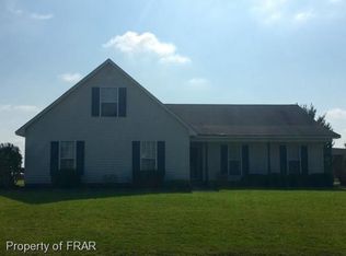 112 Cavalier Dr, Raeford, NC 28376