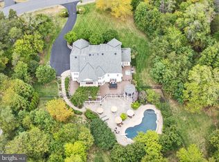27422 Bridle Pl, Chantilly, VA 20152