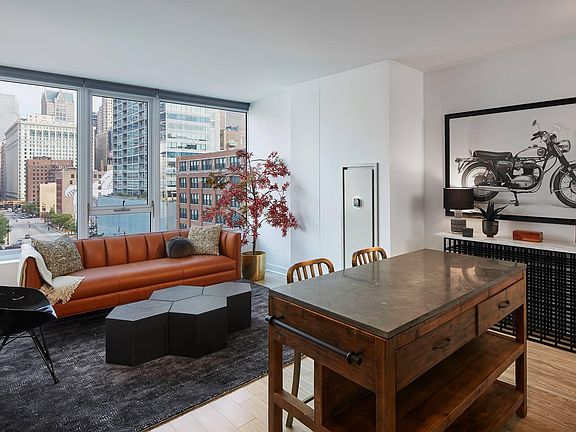 2nd image of 500 N Wells St #1510