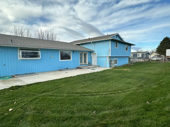 433 Ringhoff Rd, Burbank, WA 99323