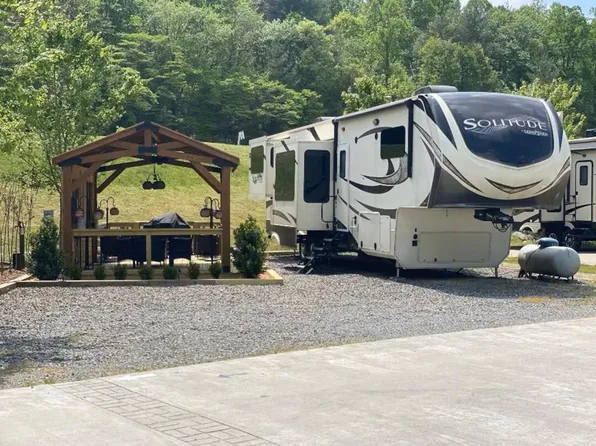 55 Mountain Rd, Morganton, GA 30560