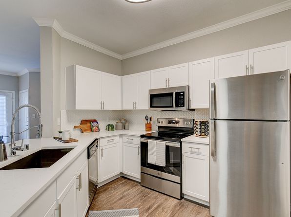 1111 Lexington Ave APT 312