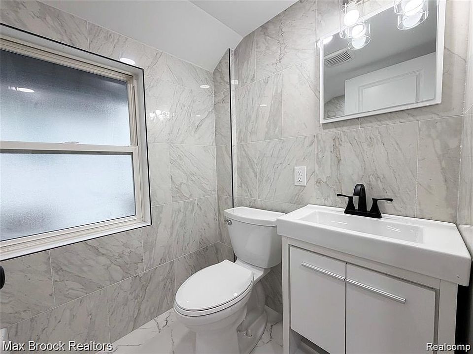 631 Humphrey Ave, photo 19