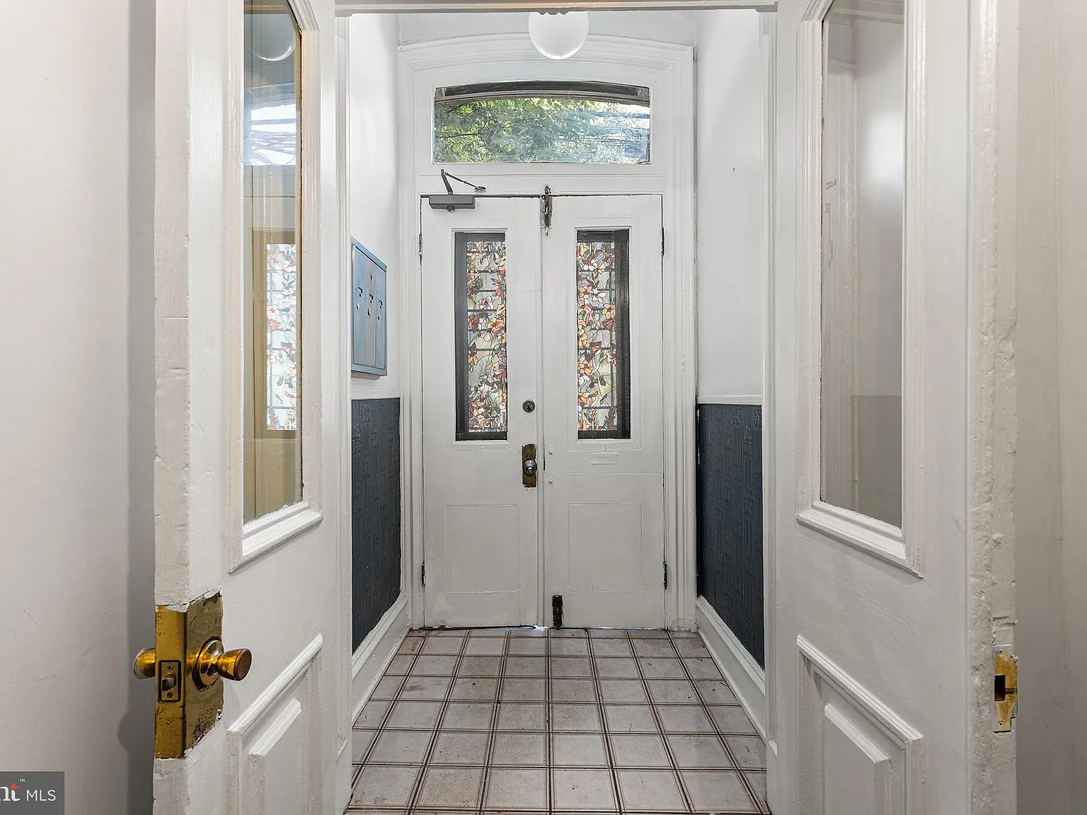 1 bed, 1.0 bath, 2502 sqft, $1,550 — Photo 2