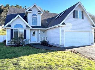 1171 W Harris Hills Dr, Roseburg, OR